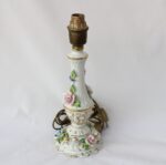 Λάμπα πορσελάνης με Ανάγλυφα Λουλούδια - Image 2