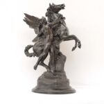 ΑΝΤΡΙΚΗ ΦΙΓΟΥΡΑ ΜΕ ΑΛΟΓΟ