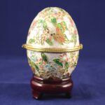 ΜΟΥΣΙΚΟ ΑΥΓΟ ΑΝΟΙΓOΜΕΝΟ ME ΠΕΤΑΛΟΥΔΕΣ CLOISONNE