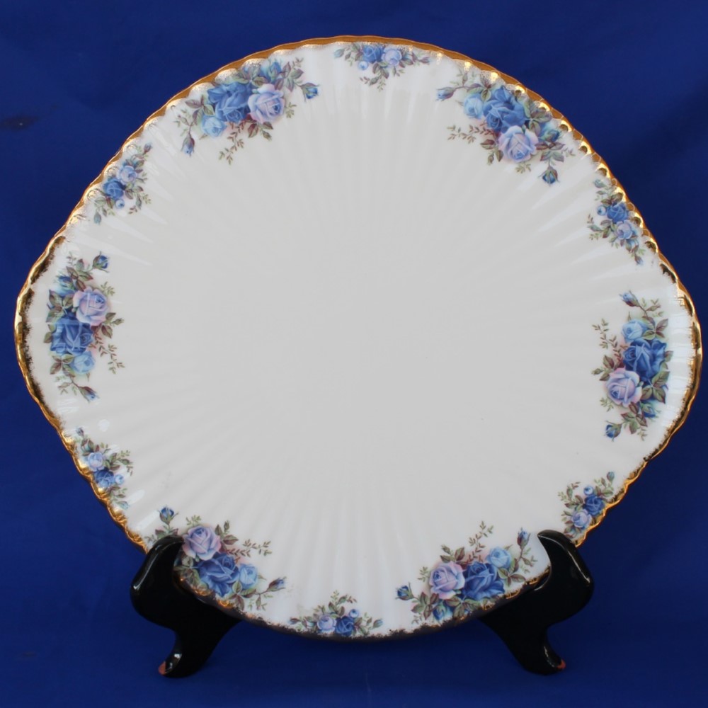 Πιατέλα κέικ Moonlight Roses πορσελάνη Royal Albert 'MOONLIGHT ROSES' ΠΙΑΤΕΛΑ ΚΕΙΚ ROYAL ALBERT - Image 1